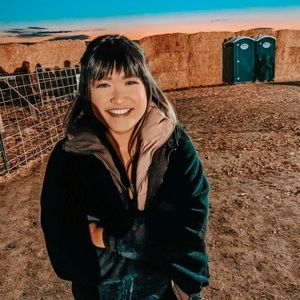 Meet your Posher, Anjhie